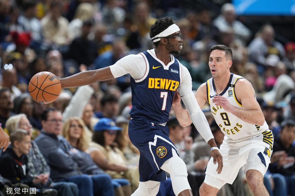 球迷期待着 球迷期待着