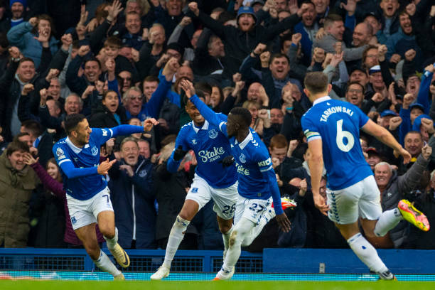 卓尔对阵泰 卓尔对阵泰